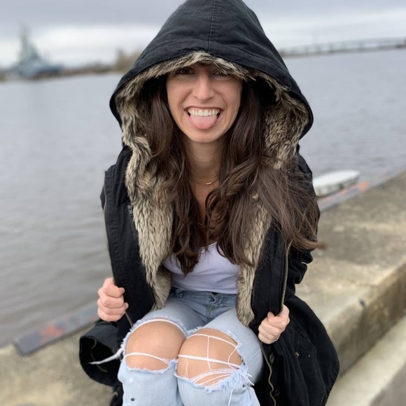 Meet the Posher - Picture 1 of 5